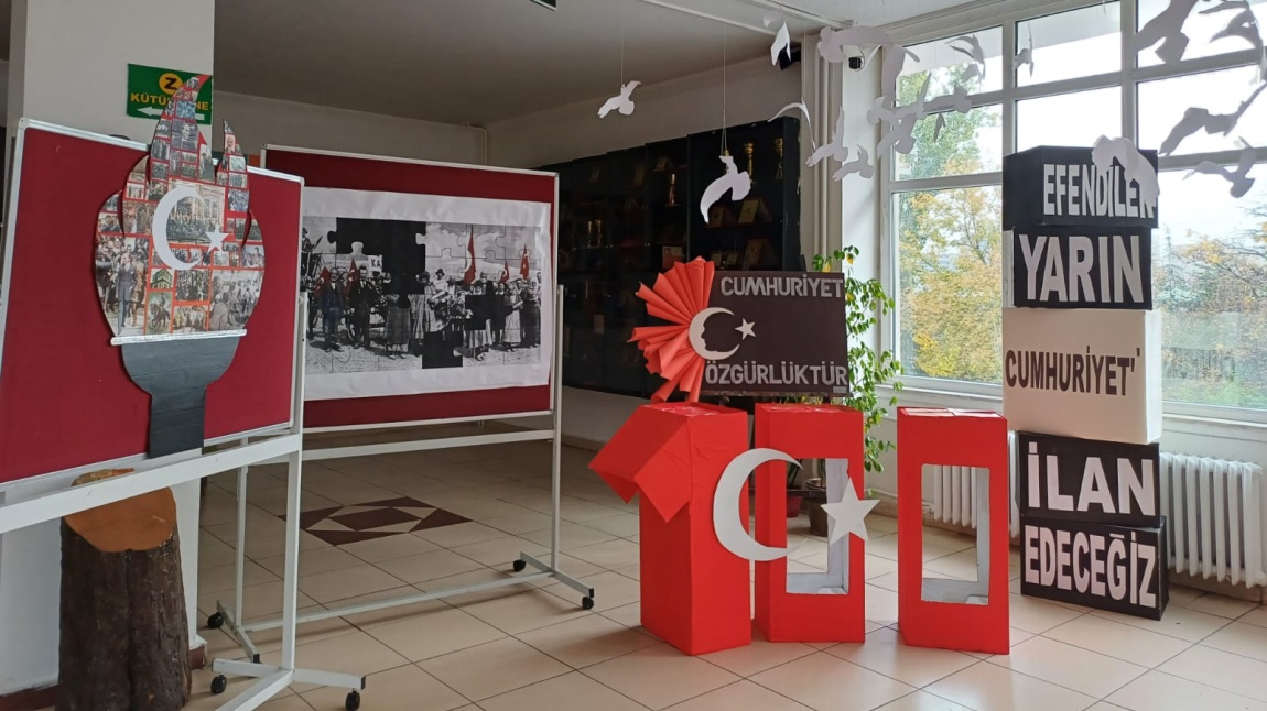 29 Ekim Cumhuriyet Bayramı 100. Yılı Kutlama Töreni Okulumuzda Gerçekleştirildi.